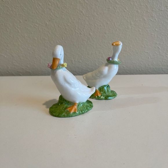 Set of 2 White Geese Bone China Vintage Omnibus. - Picture 13 of 13